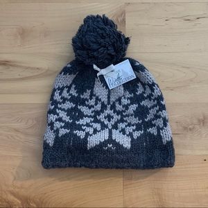 🐝 3/$20!! Pom knit winter hat NWT!
